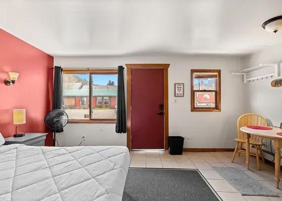 Lift Landing Hotel Idaho Springs Exterior photo